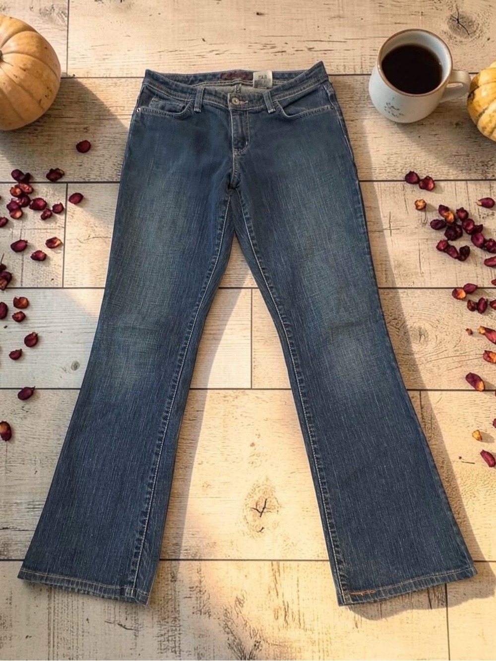 Eddie Bauer Bootcut Jeans 6L LONG Low-Rise Shaped Bootcut Distressed Western